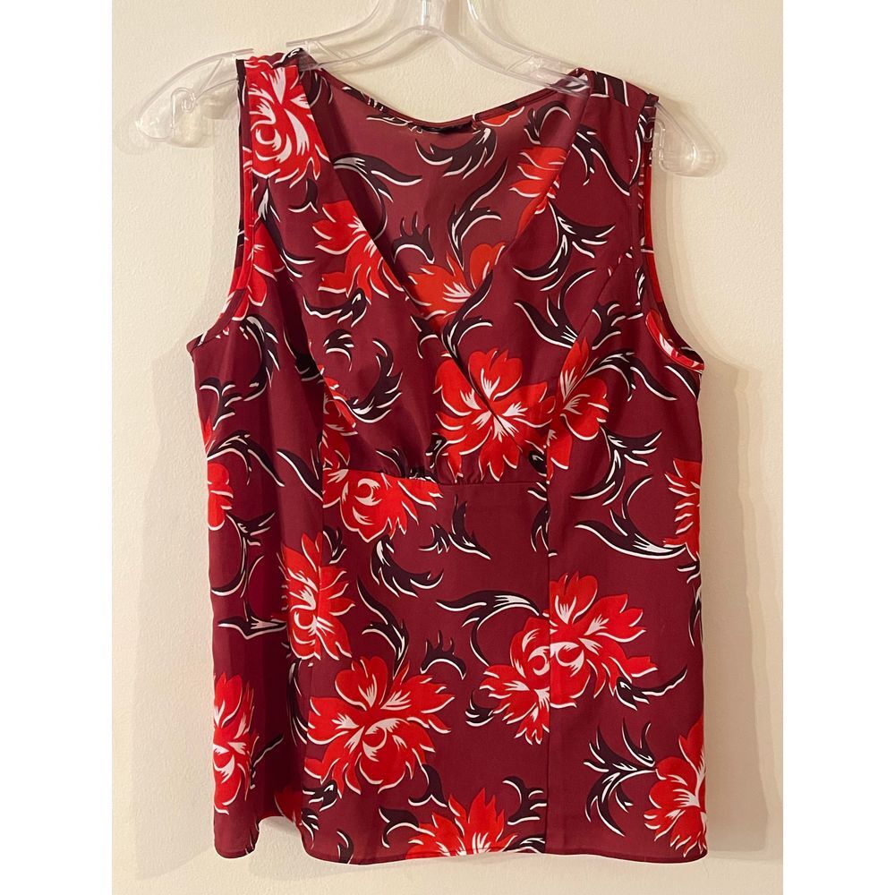 Talbots Women's Red Floral Sleeveless V-Neck Top‎ Size 6